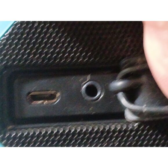 Altec Lansing The Jacket H2O TESTED Good Battery Life Portable Bluetooth Speaker - Picture 10 of 10